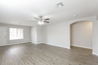 10528 E Calypso Ave in Mesa, AZ - Building Photo - Building Photo