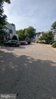 332 Overlook Dr in Occoquan, VA - Building Photo