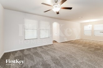 25617 Roy Rogers Rd in Patton Village, TX - Foto de edificio - Building Photo