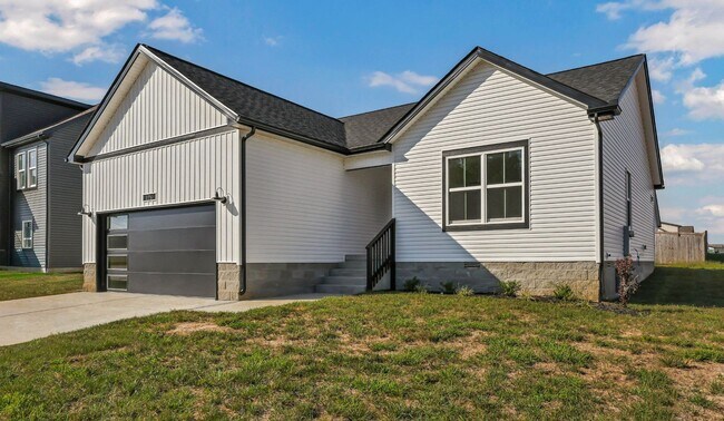 176 Leitrim Dr in Clarksville, TN - Building Photo - Building Photo