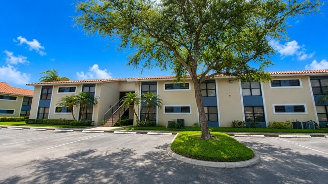 property at 1463 Lake Crystal Dr