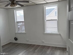 449 S Mill St in St. Clair, PA - Building Photo - Building Photo