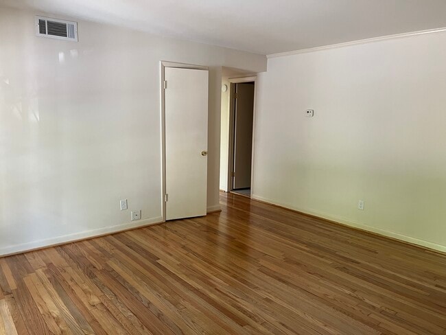 425 S Church St, Unit #1 in Athens, GA - Foto de edificio - Building Photo