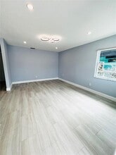 160 175th Terrace Dr E in Redington Shores, FL - Foto de edificio - Building Photo