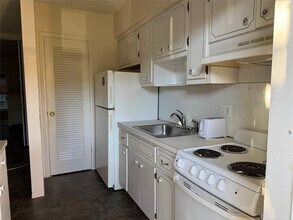 2115 NE 42nd Ct in Lighthouse Point, FL - Building Photo - Building Photo