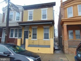 712 S 5th St in Camden, NJ - Building Photo