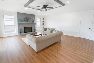 7210 Lakeshore Dr in Rowlett, TX - Building Photo - Building Photo