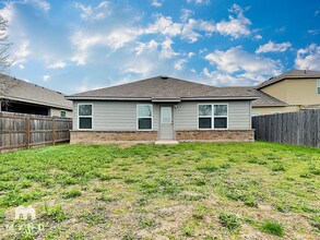 7519 Twin Pine Ct in Converse, TX - Building Photo - Building Photo