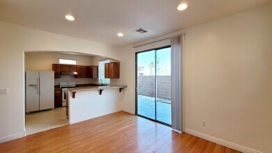 4262 S Sugar Dr in Las Vegas, NV - Building Photo - Building Photo