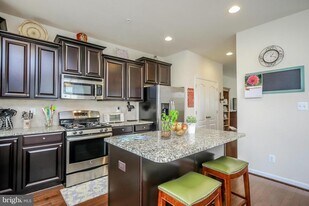 7532 Briargrove Lane in Glen Burnie, MD - Building Photo