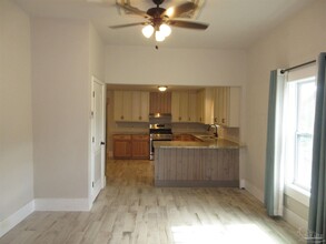 717 W Wright St in Pensacola, FL - Building Photo - Building Photo