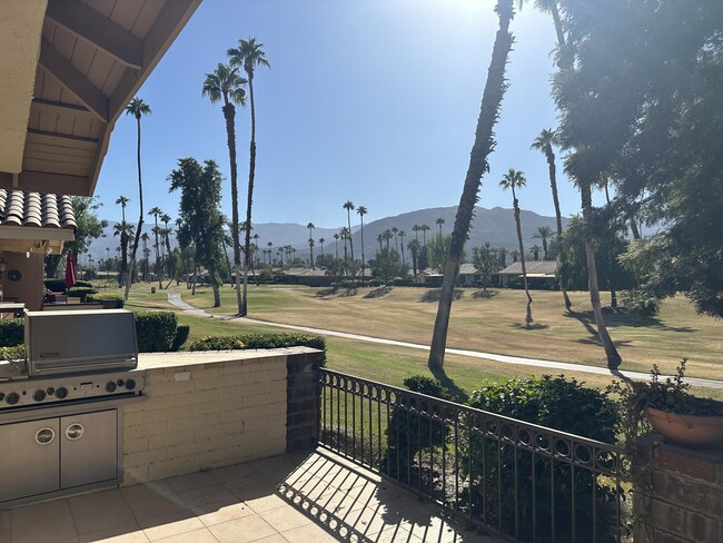 261 Santa Barbara Cir in Palm Desert, CA - Foto de edificio - Building Photo