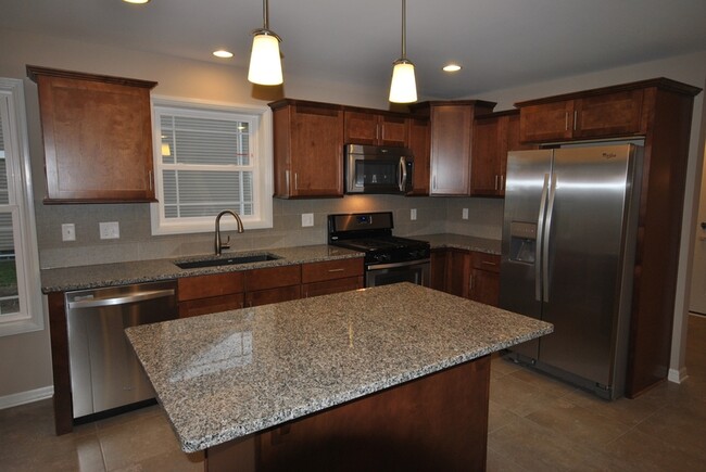 3896 Jody Ct in Blasdell, NY - Building Photo - Building Photo