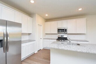 27131 Grey Fox Run in Magnolia, TX - Foto de edificio - Building Photo