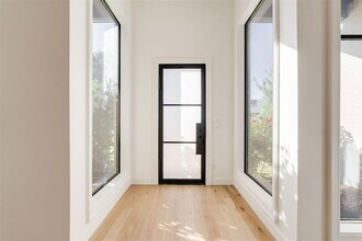 827 NW 8th St in Oklahoma City, OK - Foto de edificio - Building Photo