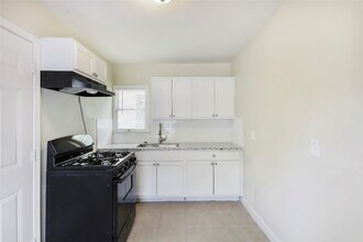 9418 Bertwood St in Houston, TX - Building Photo - Building Photo