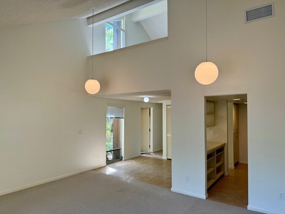 2225 Bispham Rd in Sarasota, FL - Building Photo