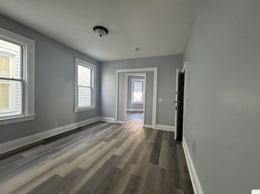 110 Randolph Ave, Unit 2 in Jersey City, NJ - Building Photo - Building Photo