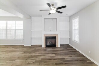 8565 Griffin Park Dr in Memphis, TN - Building Photo - Building Photo