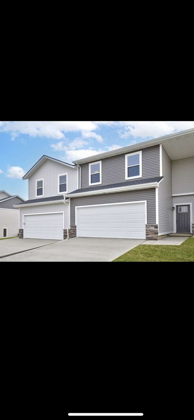 641 Venice Ave in West Des Moines, IA - Building Photo - Building Photo