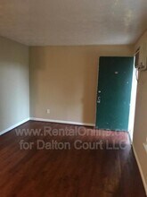 1972 Cambridge Dr in Lexington, KY - Building Photo - Building Photo