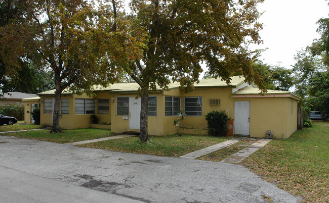 1954-1958 Scott St in Hollywood, FL - Building Photo - Building Photo