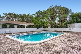 Brisa Apartment Homes in Sunrise, FL - Building Photo