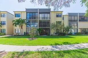 14130 Rosemary Ln in Largo, FL - Building Photo