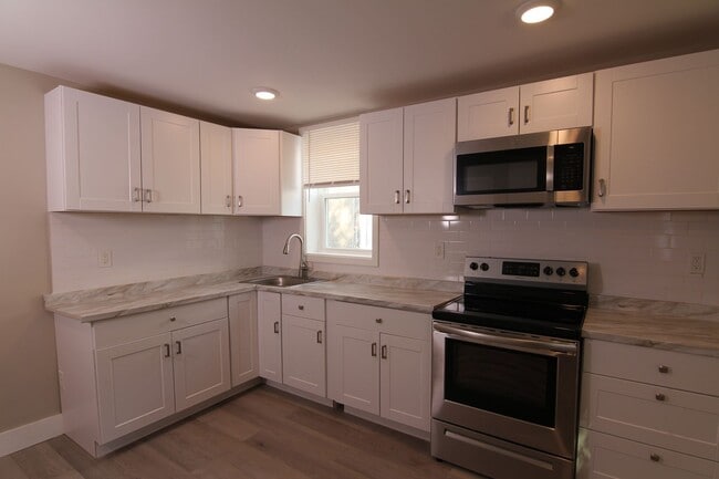 property at 1631 Dyre St