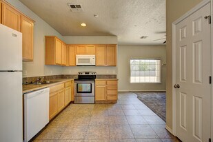 727 Stampede Dr in Nampa, ID - Building Photo