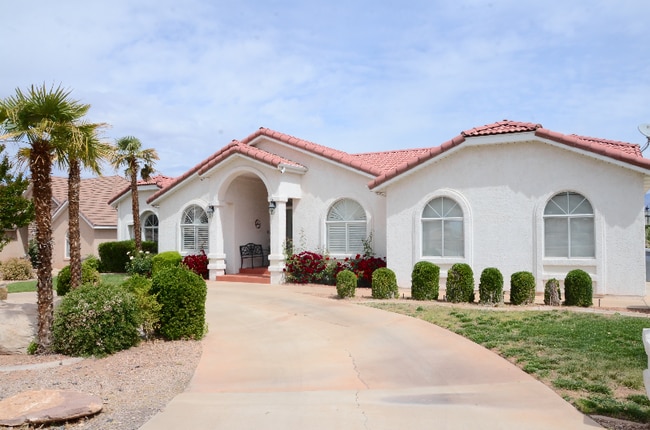 property at 1087 E Fort Pierce Dr