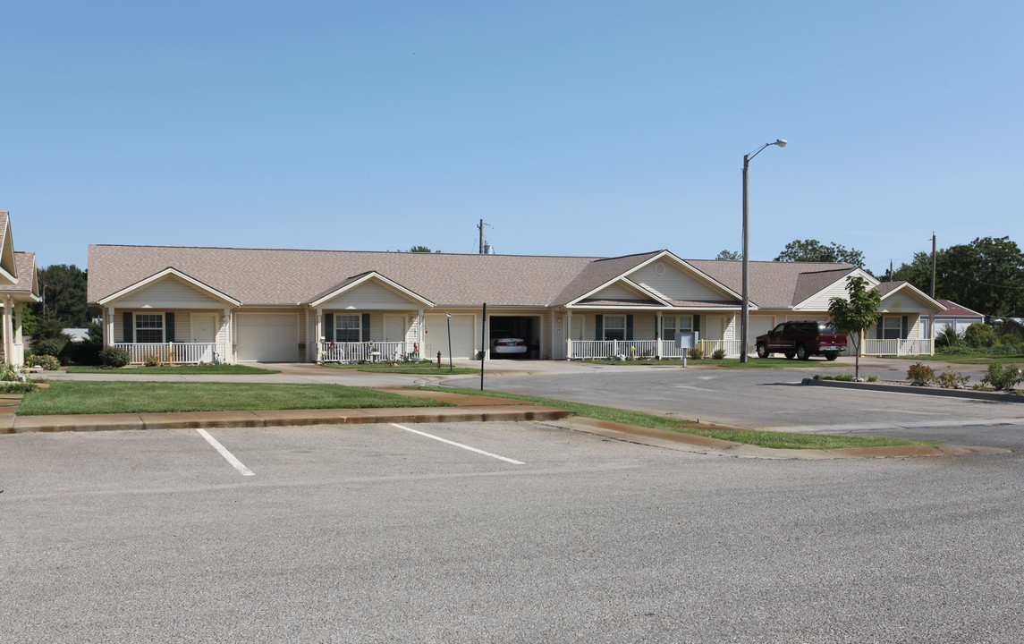 Sundance-Sedgwick in Sedgwick, KS - Building Photo