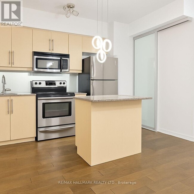 2885 Bayview Ave in Toronto, ON - Building Photo - Building Photo