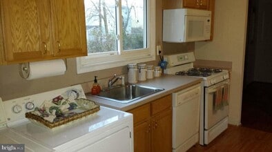 1710 Newcastle Rd in Woodlawn, MD - Building Photo - Building Photo