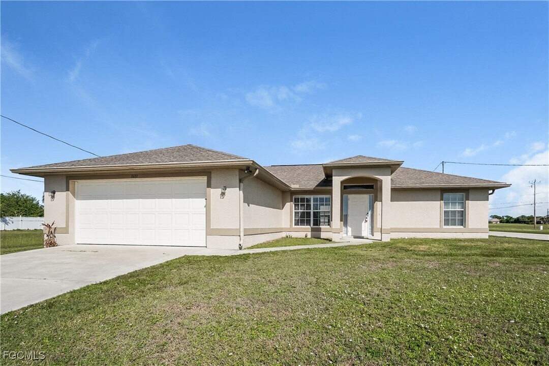 1601 NW 17th Terrace in Cape Coral, FL - Building Photo
