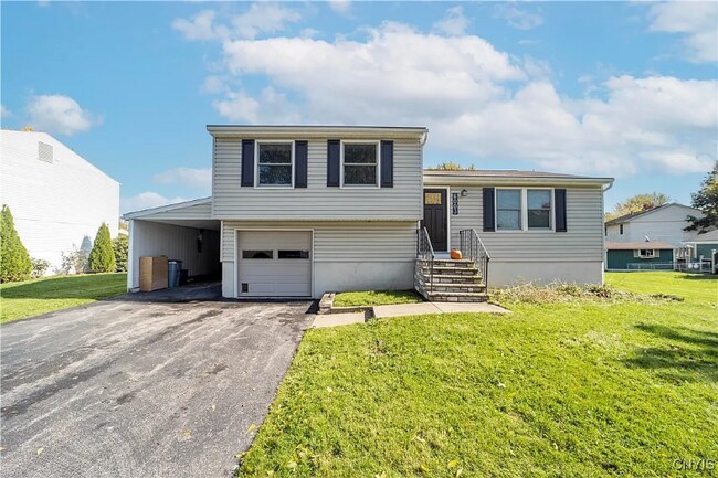 8003 Bamm Hollow Rd in Clay, NY - Building Photo - Building Photo