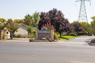 Village Green Mobile Home Park in Sacramento, CA - Building Photo - Building Photo