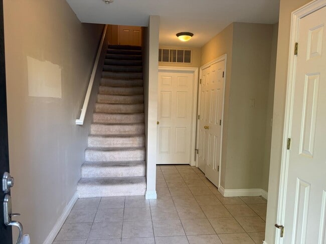 5705 Hampshire Ln in Ypsilanti, MI - Building Photo - Building Photo