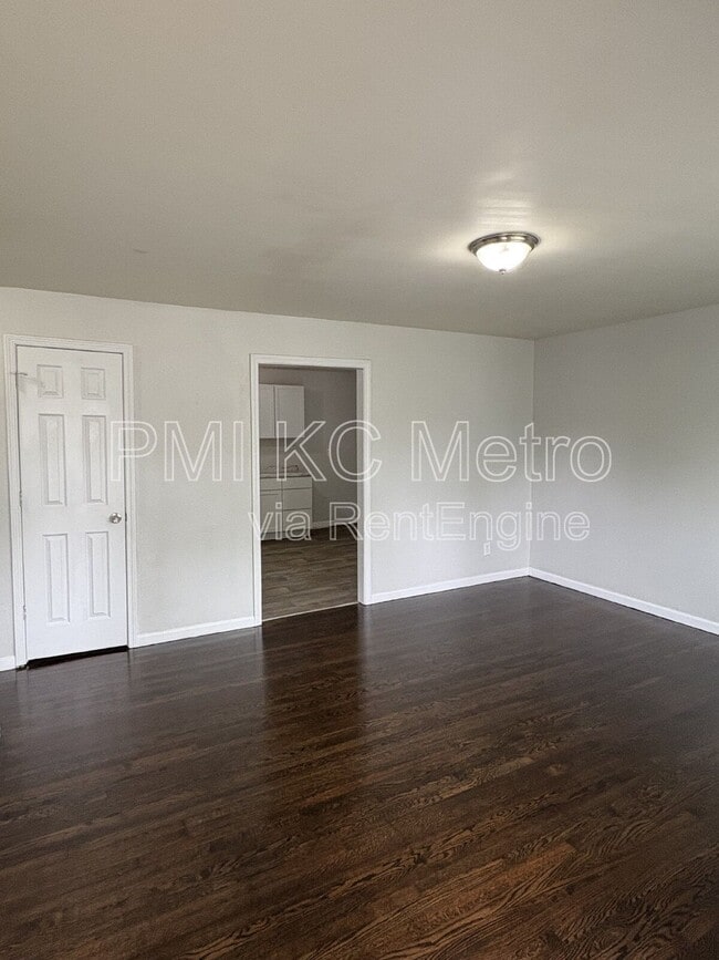 1342 E 84th Terrace in Kansas City, MO - Foto de edificio - Building Photo