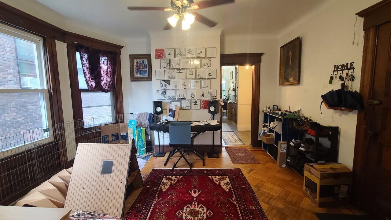 49 Hudson Pl, Unit 2 in Weehawken, NJ - Building Photo