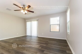 8025 W Agora Ln in Phoenix, AZ - Building Photo - Building Photo