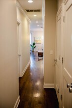 843 W Fletcher St, Unit 2W in Chicago, IL - Building Photo - Building Photo