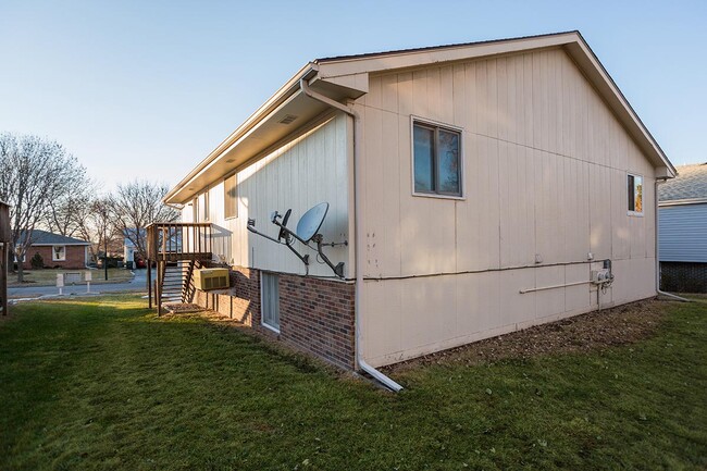 5420 S 32nd St in Lincoln, NE - Building Photo - Building Photo
