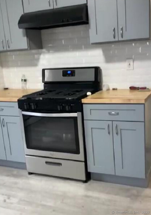 748 Maple St in Bridgeport, CT - Building Photo