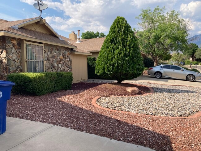 property at 5501 Vista Sandia NE