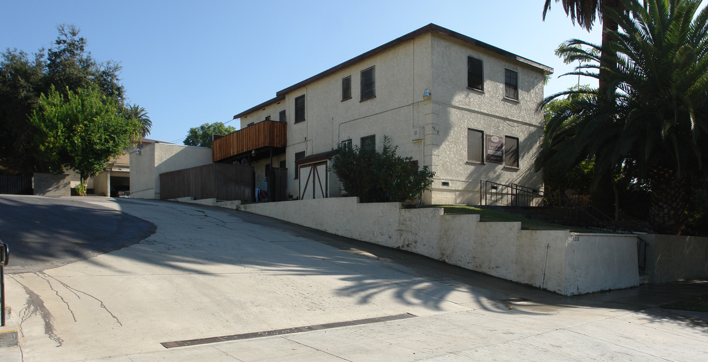 1518 Fair Oaks Ave in Pasadena, CA - Foto de edificio