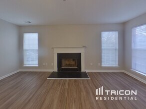 9914 Northwoods Forest Dr in Charlotte, NC - Building Photo - Building Photo