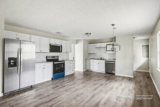 217 Moorfield Dr in Gahanna, OH - Foto de edificio - Building Photo