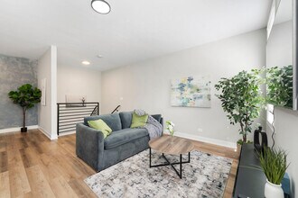 1900 W 17th St in Chicago, IL - Building Photo - Building Photo