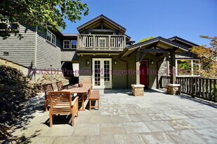 422 Live Oak Dr in Mill Valley, CA - Building Photo